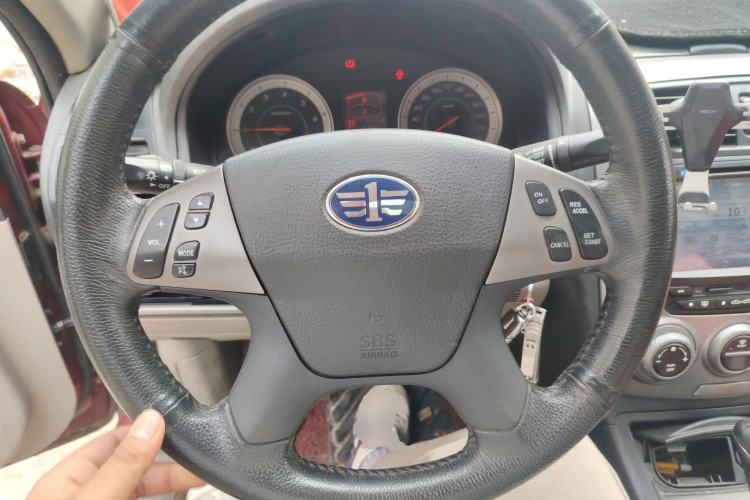 Used Bestune B50 2011 1.6L automatic with sunroof Steering Wheel