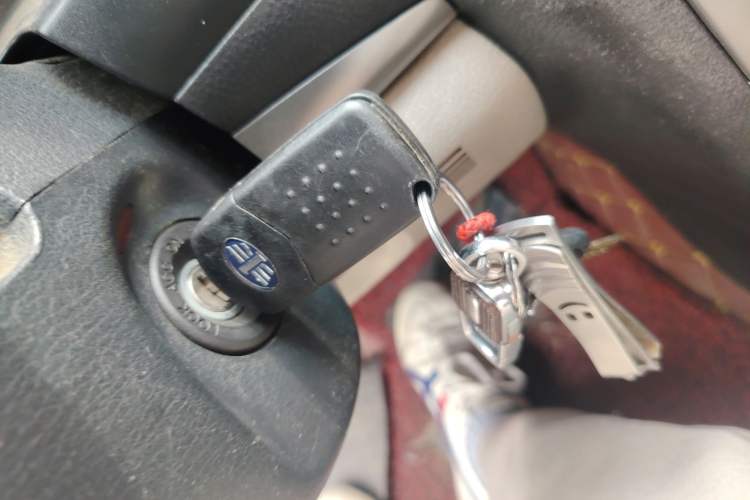 Used Bestune B50 2011 1.6L automatic with sunroof Vehicle Key