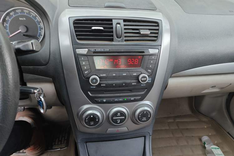Used Bestune B50 2011 1.6L Manual Limited Edition Audio And AC Panel