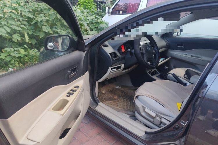 Used Bestune B50 2011 1.6L manual fashion version Driver Seat