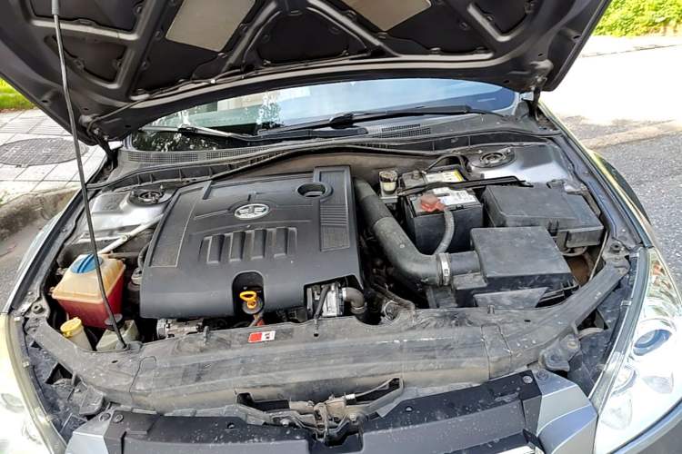 Used Bestune B50 2011 1.6L manual luxury version Engine Bay