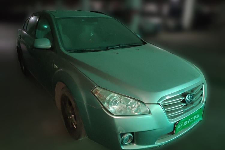 Used Bestune B50 2011 1.6L manual sunroof version Front Right 45 Deg