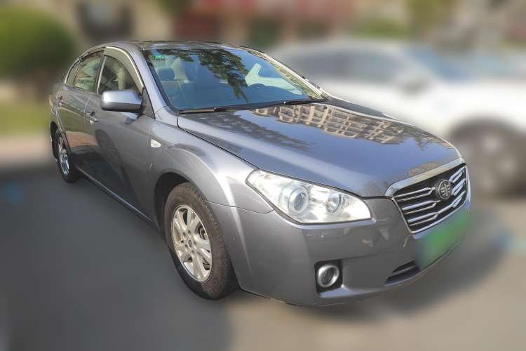 Used Bestune B50 2011 1.6L manual luxury version Front Right 45 Deg