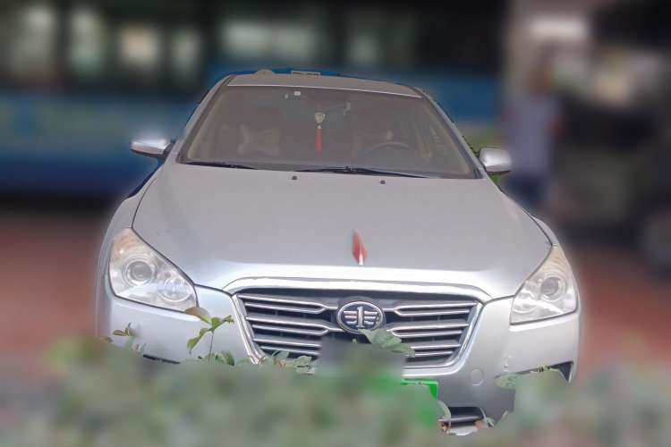 Used Bestune B50 2011 1.6L manual fashion version Front