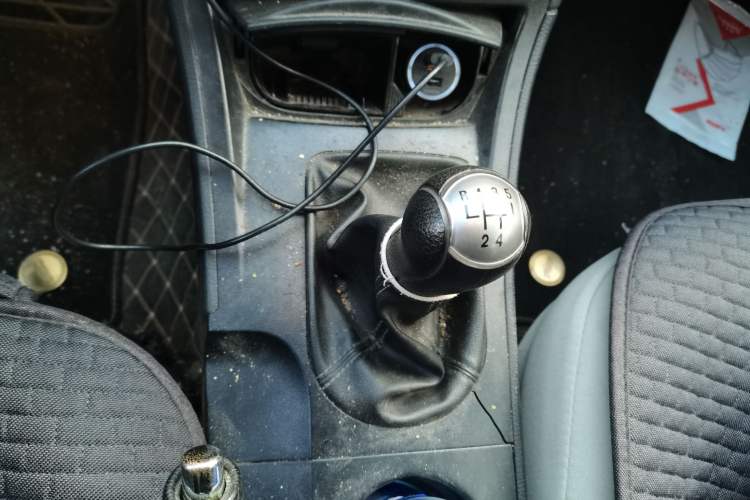 Used Bestune B50 2011 1.6L Manual Limited Edition Gear Lever