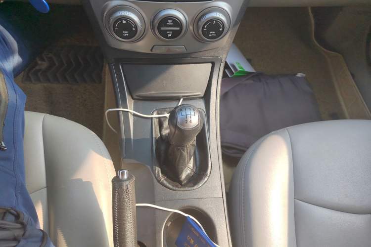 Used Bestune B50 2011 1.6L manual luxury version Gear Lever