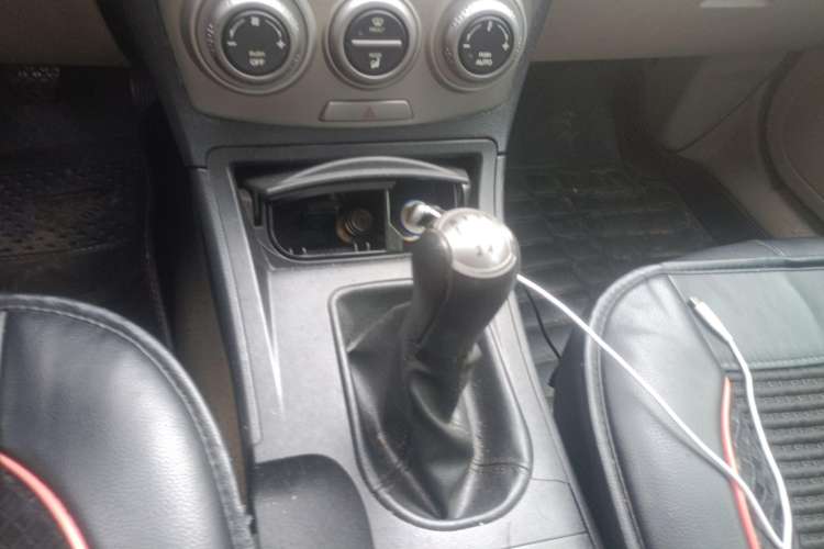 Used Bestune B50 2011 1.6L manual fashion version Gear Lever