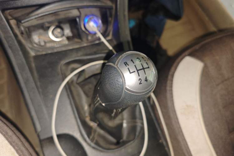 Used Bestune B50 2011 1.6L Manual Limited Edition Gear Lever