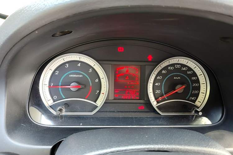 Used Bestune B50 2011 1.6L manual luxury version Instrument Cluster