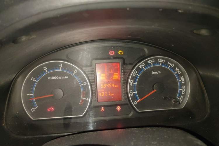 Used Bestune B50 2011 1.6L manual sunroof version Instrument Cluster