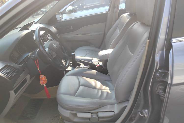 Used Bestune B50 2011 1.6L manual luxury version Left Front Seat