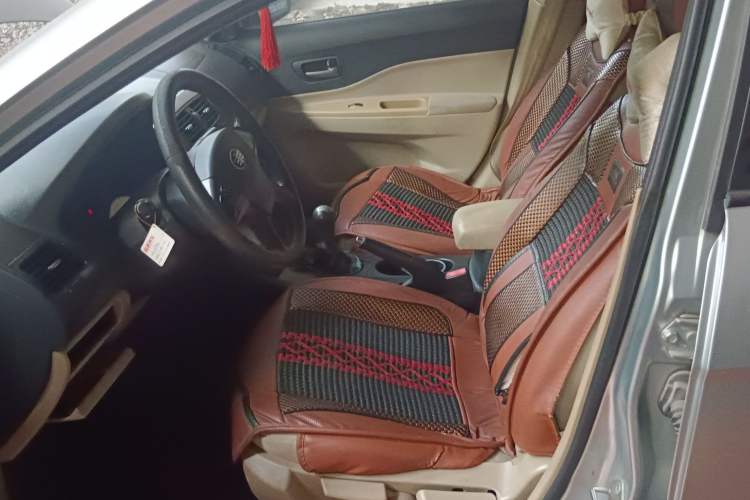 Used Bestune B50 2011 1.6L manual fashion version Left Front Seat