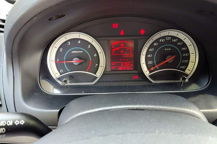 Used Bestune B50 2011 1.6L manual luxury version Odometer Close Up