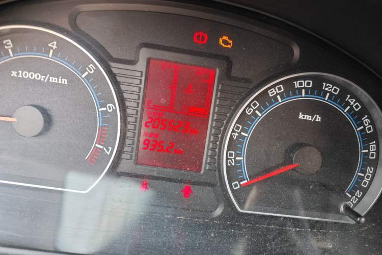 Used Bestune B50 2011 1.6L Manual Limited Edition Odometer Close Up