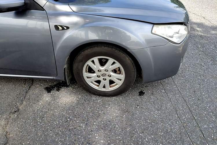Used Bestune B50 2011 1.6L manual luxury version Right Front Wheel Hub