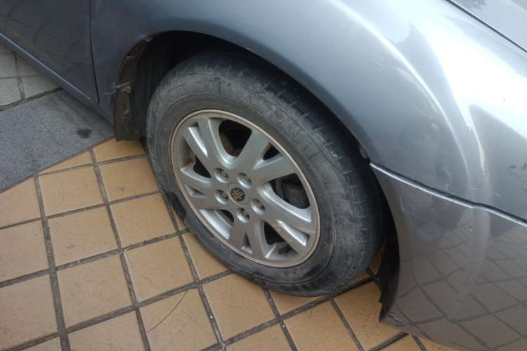 Used Bestune B50 2011 1.6L manual fashion version Right Front Wheel Hub