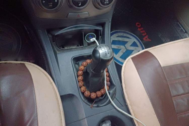 Used Bestune B50 2011 1.6L Manual Prestige Edition Gear Lever