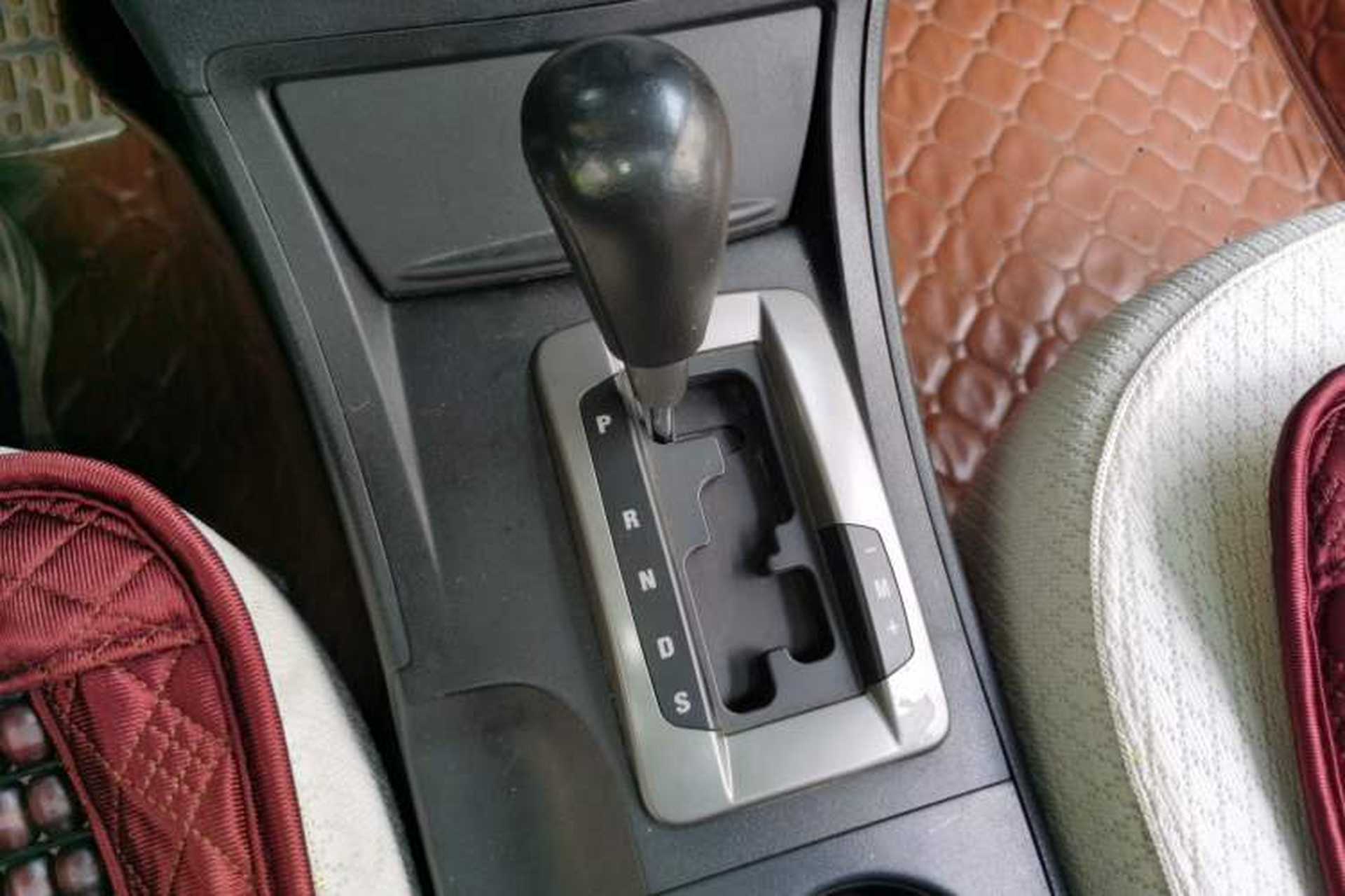 Used Bestune B50 2011 1.6L Automatic Prestige Edition Gear Lever