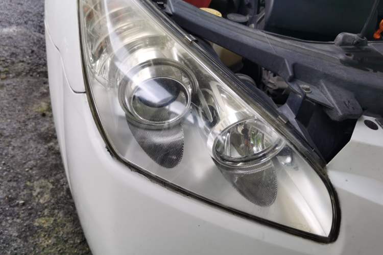 Used Bestune B50 2011 1.6L Automatic Prestige Edition Right Front Headlight