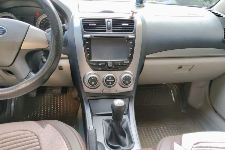 Used Bestune B50 2012 1.6L Manual Limited Edition Audio And AC Panel