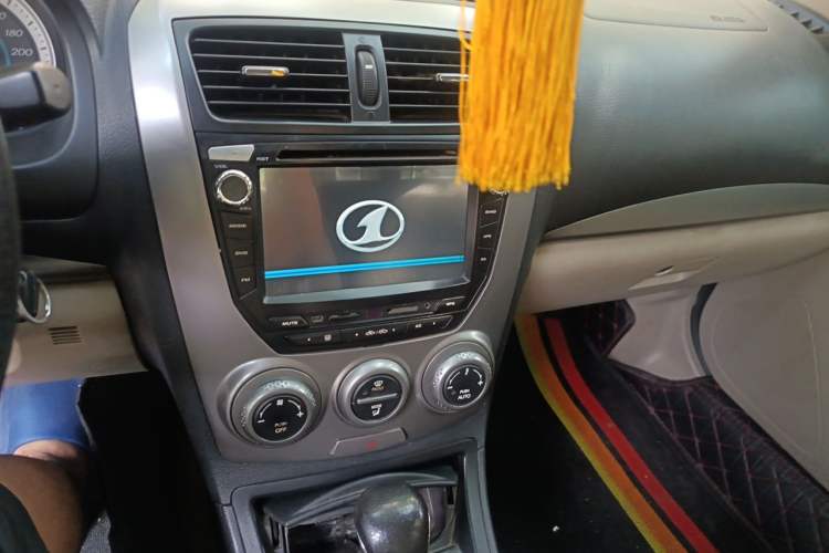 Used Bestune B50 2012 1.6L Automatic Prestige Edition Audio And AC Panel