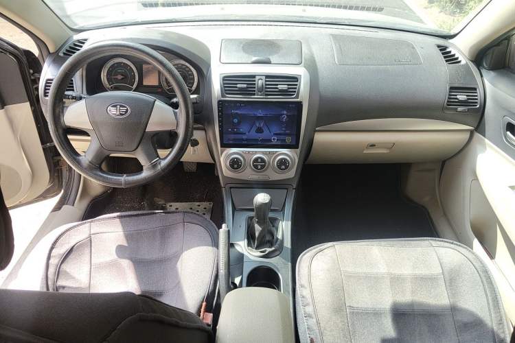 Used Bestune B50 2012 1.6L Manual Limited Edition Center Console