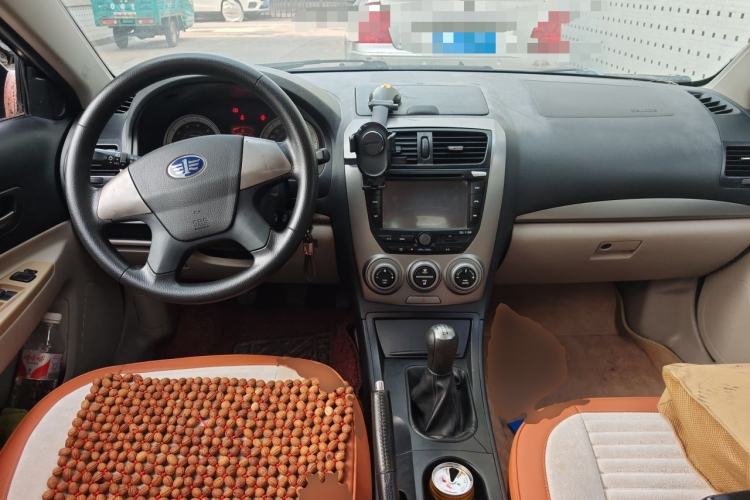 Used Bestune B50 2012 1.6L Manual Limited Edition Center Console