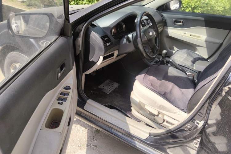 Used Bestune B50 2012 1.6L Manual Limited Edition Driver Seat