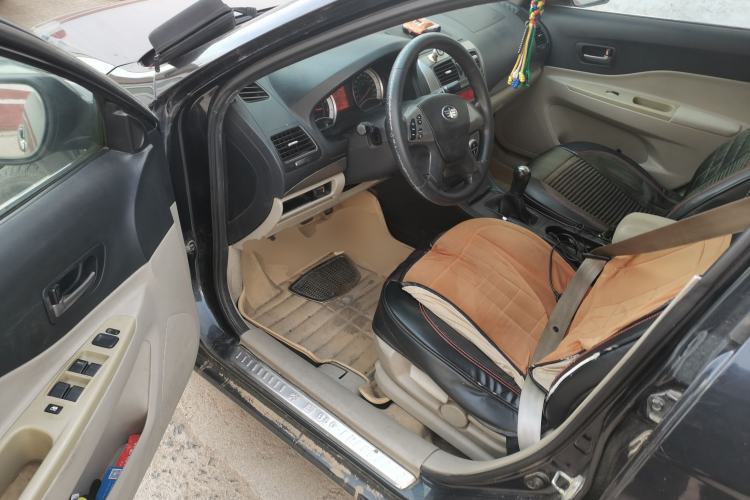 Used Bestune B50 2012 1.6L manual fashion version Driver Seat