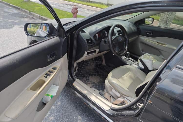Used Bestune B50 2012 1.6L automatic fashion version Driver Seat
