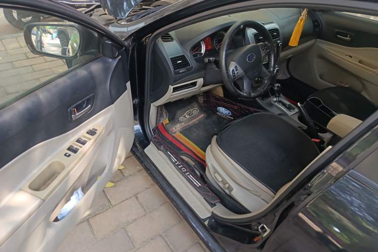 Used Bestune B50 2012 1.6L Automatic Prestige Edition Driver Seat