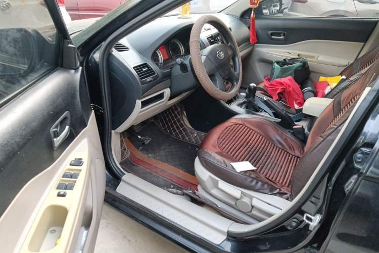 Used Bestune B50 2012 1.6L Manual Limited Edition Driver Seat