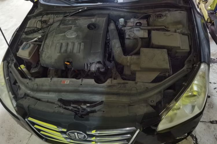 Used Bestune B50 2012 1.6L manual sunroof version Engine Bay