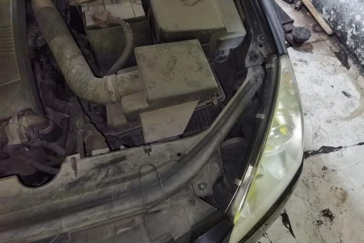 Used Bestune B50 2012 1.6L manual sunroof version Engine Bay Left