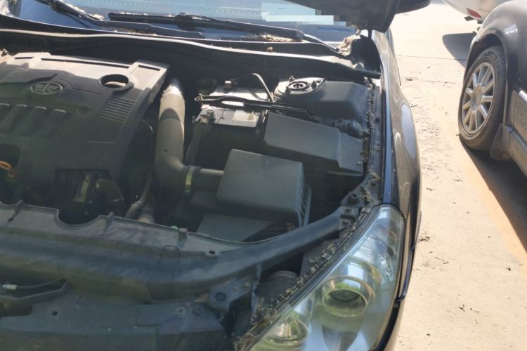 Used Bestune B50 2012 1.6L automatic with sunroof Engine Bay Left