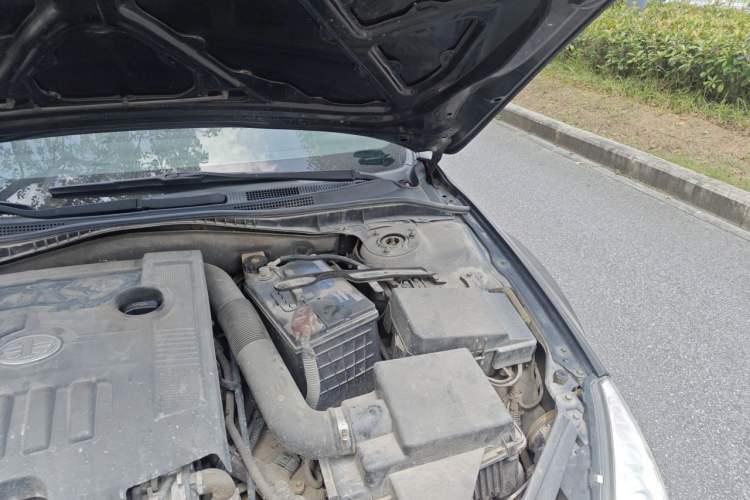 Used Bestune B50 2012 1.6L automatic fashion version Engine Bay Left