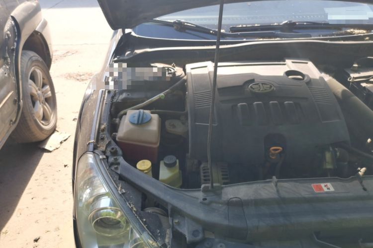 Used Bestune B50 2012 1.6L automatic with sunroof Engine Bay Right