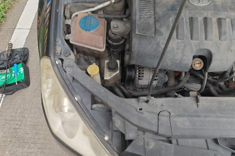 Used Bestune B50 2012 1.6L manual fashion version Engine Bay Right
