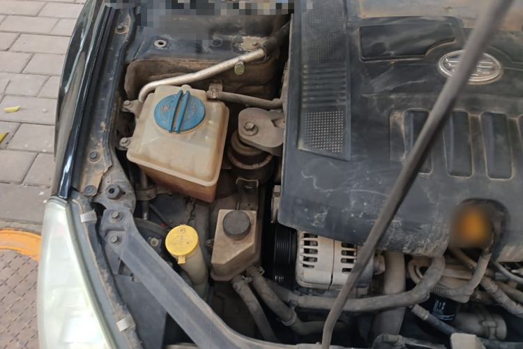 Used Bestune B50 2012 1.6L Automatic Prestige Edition Engine Bay Right