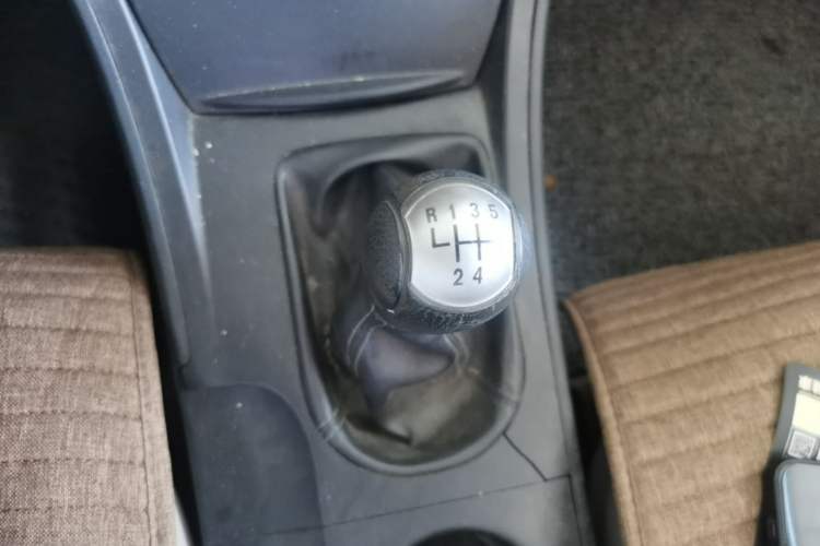Used Bestune B50 2012 1.6L Manual Limited Edition Gear Lever
