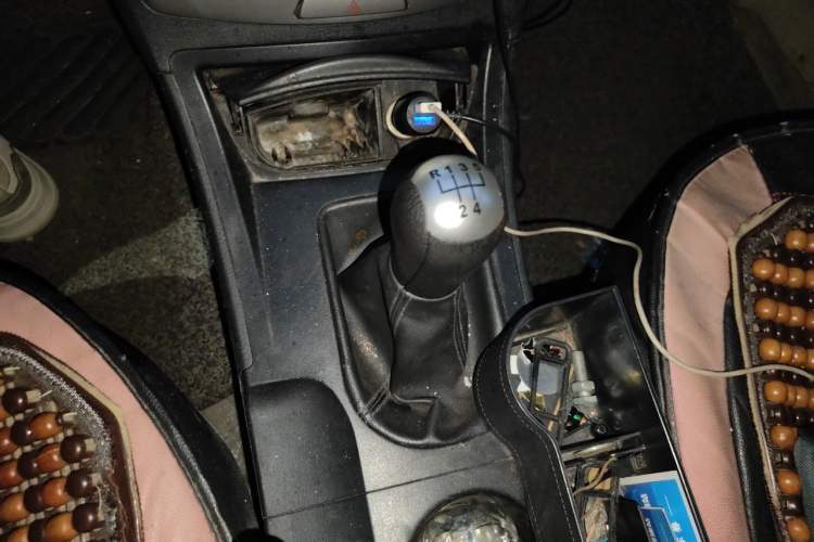 Used Bestune B50 2012 1.6L manual fashion version Gear Lever