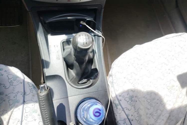 Used Bestune B50 2012 1.6L manual fashion version Gear Lever