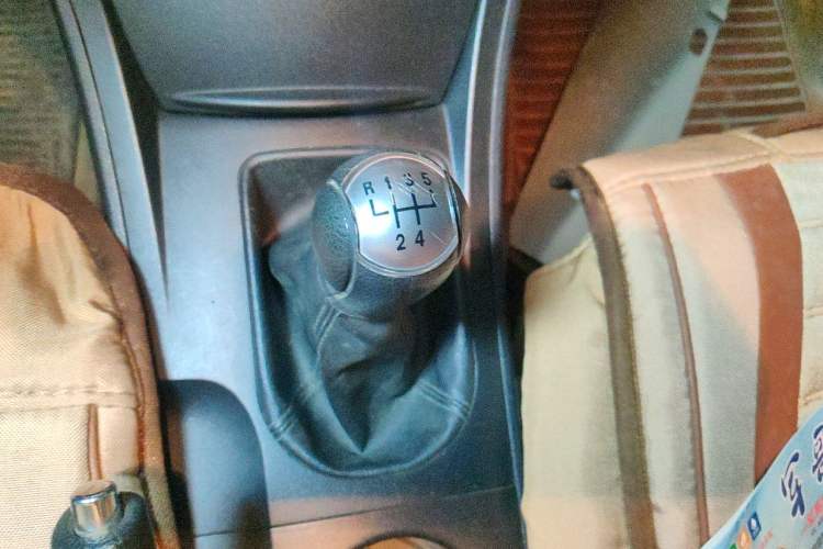 Used Bestune B50 2012 1.6L Manual Limited Edition Gear Lever