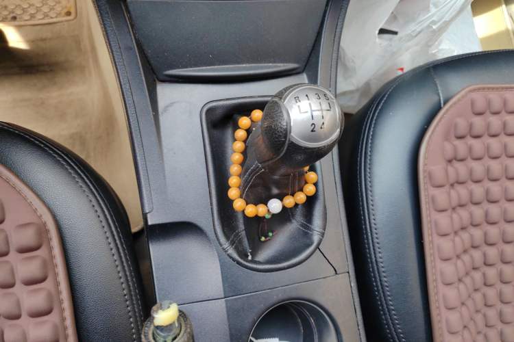 Used Bestune B50 2012 1.6L Manual Limited Edition Gear Lever