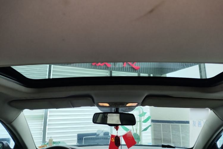 Used Bestune B50 2012 1.6L automatic with sunroof Headliner