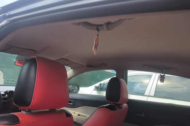 Used Bestune B50 2012 1.6L manual fashion version Headliner