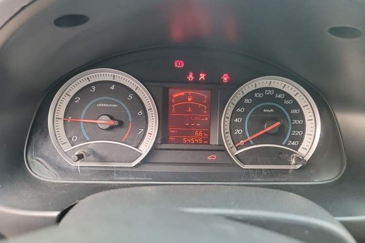 Used Bestune B50 2012 1.6L manual sunroof version Instrument Cluster