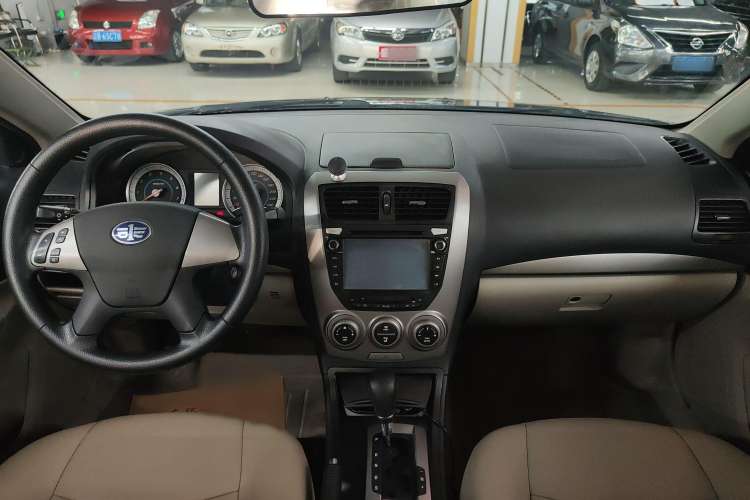 Used Bestune B50 2012 1.6L automatic fashion version Interior 3