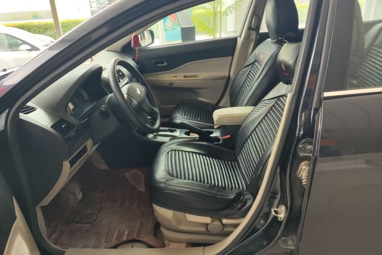 Used Bestune B50 2012 1.6L automatic with sunroof Left Front Seat