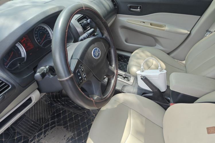 Used Bestune B50 2012 1.6L automatic fashion version Left Front Seat